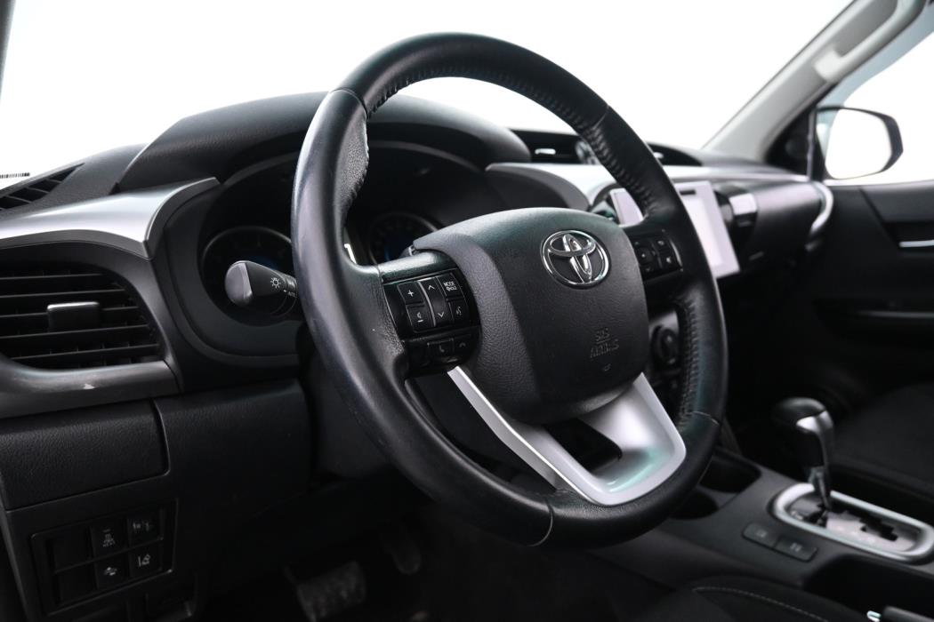 TOYOTA Hilux 2016
