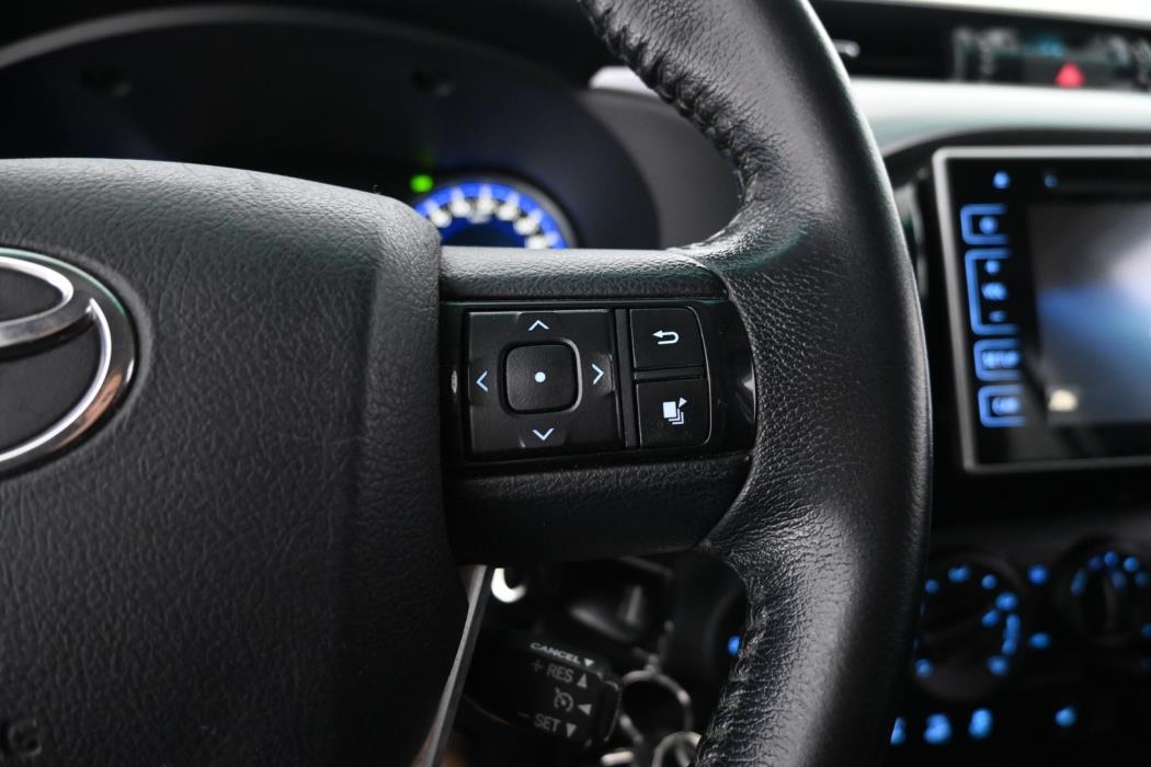 TOYOTA Hilux 2016