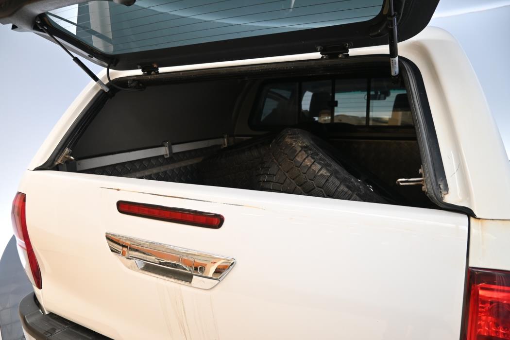 TOYOTA Hilux 2016