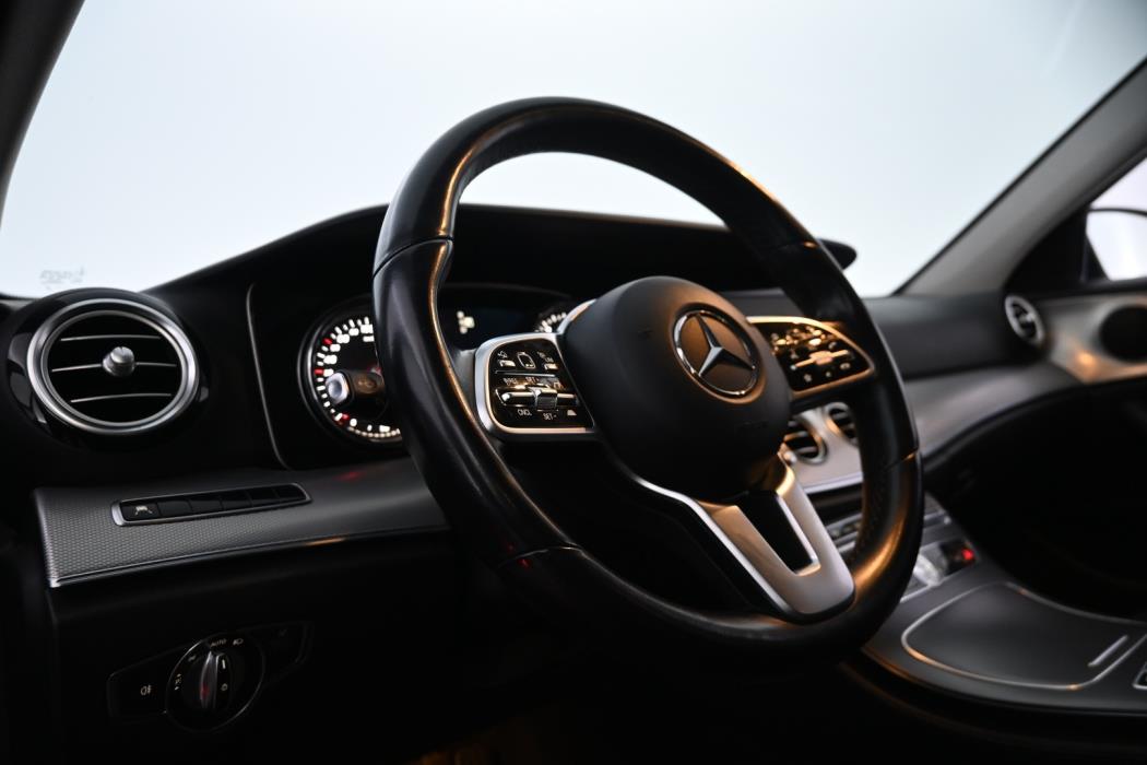 MERCEDES-BENZ E 2019