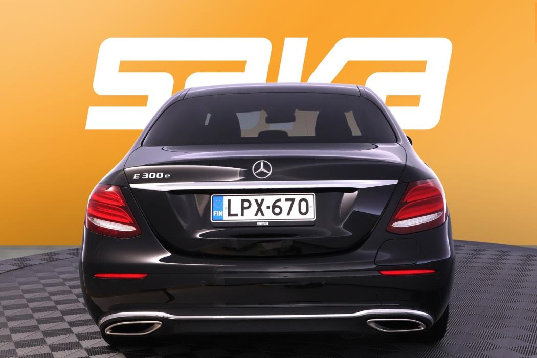 MERCEDES-BENZ E 2019