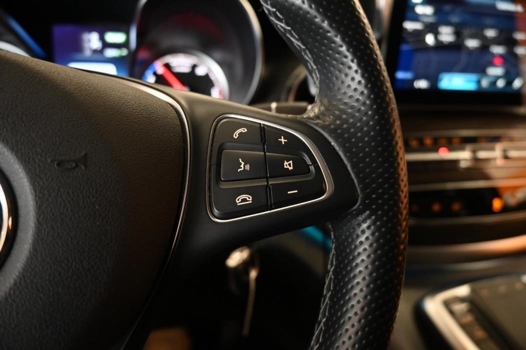 MERCEDES-BENZ EQV 2022