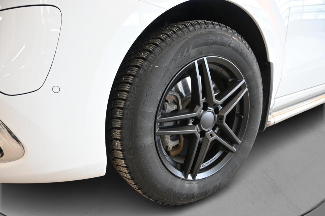 MERCEDES-BENZ EQV 2022