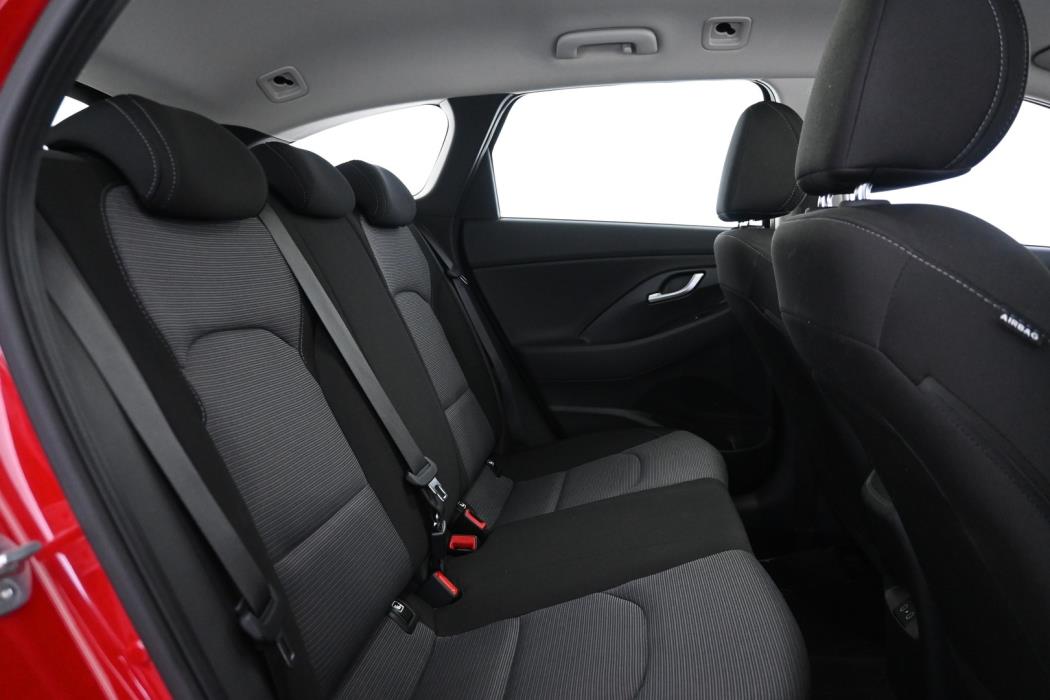 HYUNDAI I30 2025