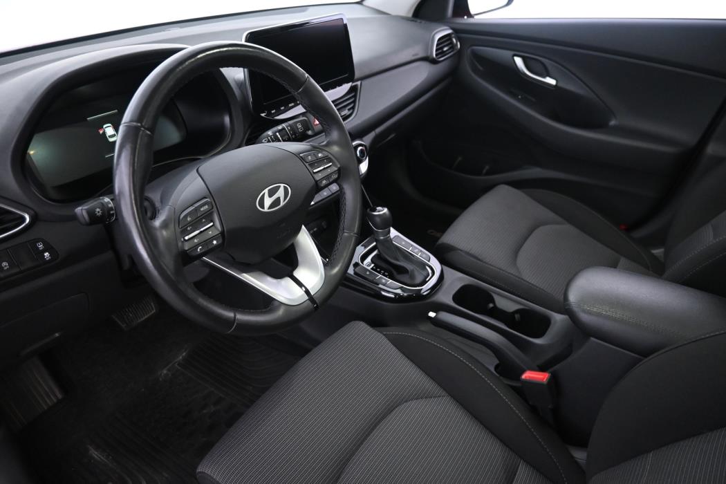 HYUNDAI I30 2025