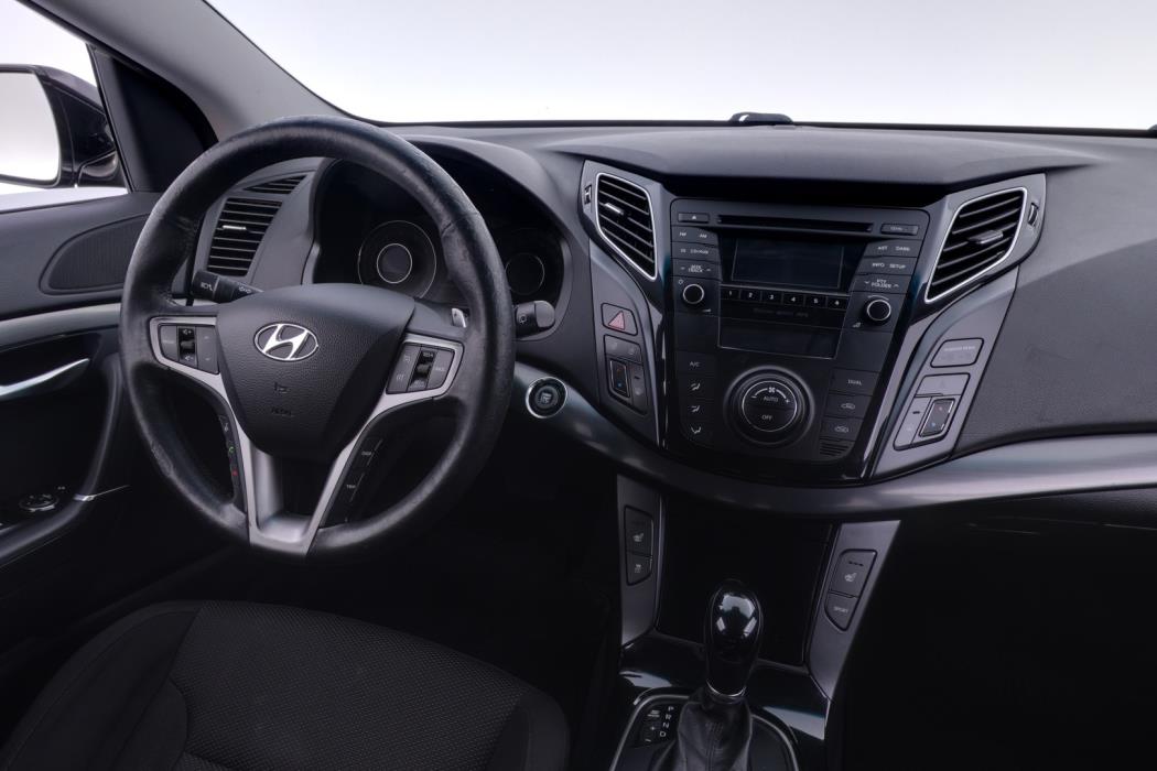 HYUNDAI i40 2012