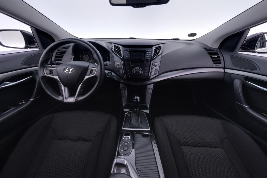 HYUNDAI i40 2012