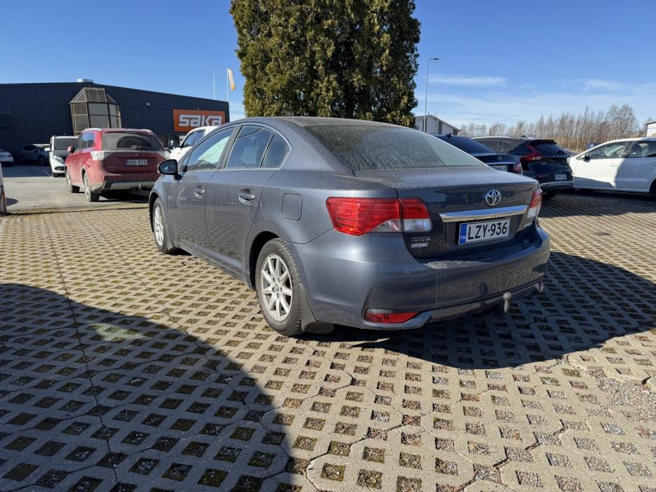 TOYOTA Avensis 2012