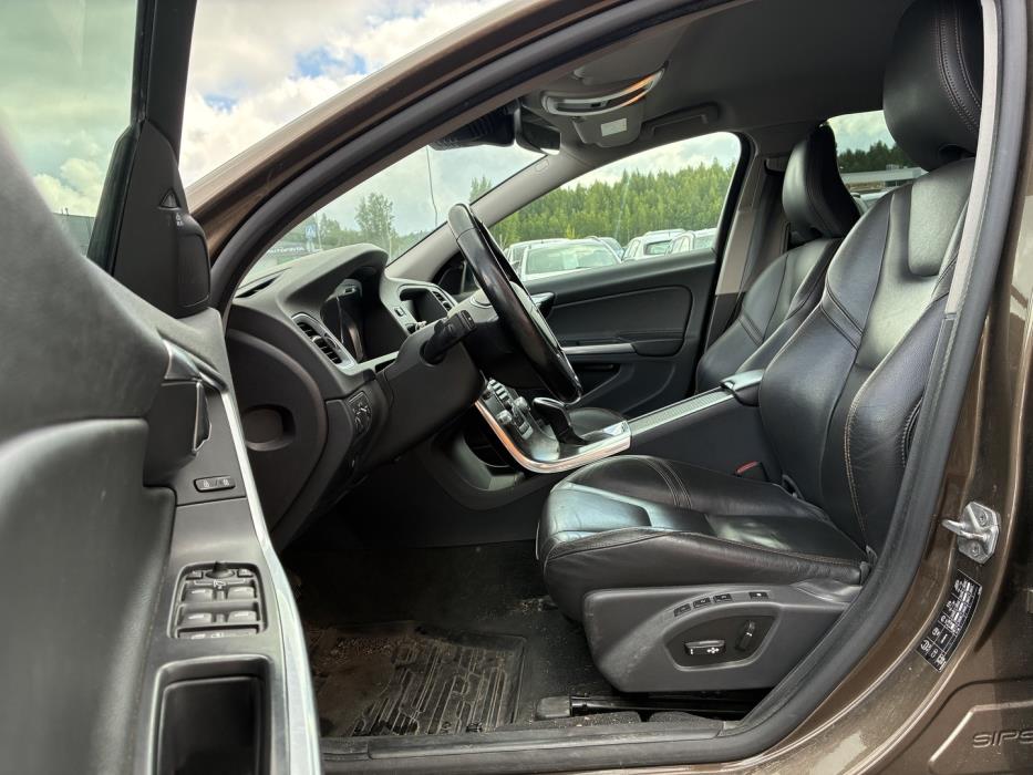VOLVO V60 Cross Country 2016