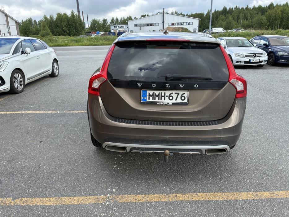 VOLVO V60 Cross Country 2016
