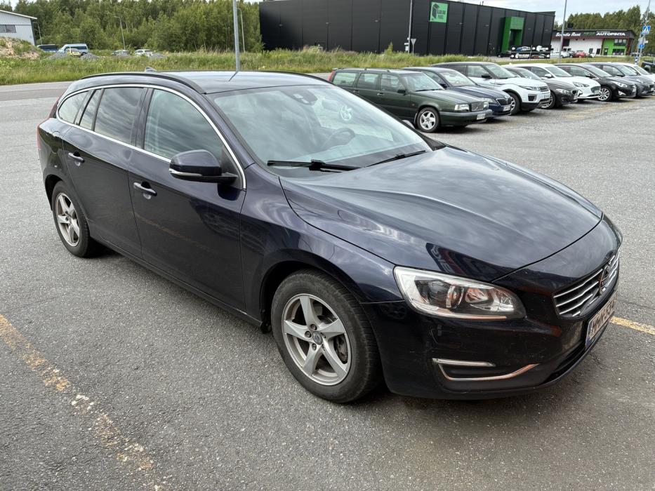 VOLVO V60 2016