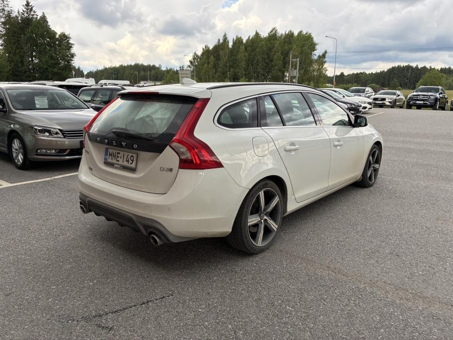 VOLVO V60 2017