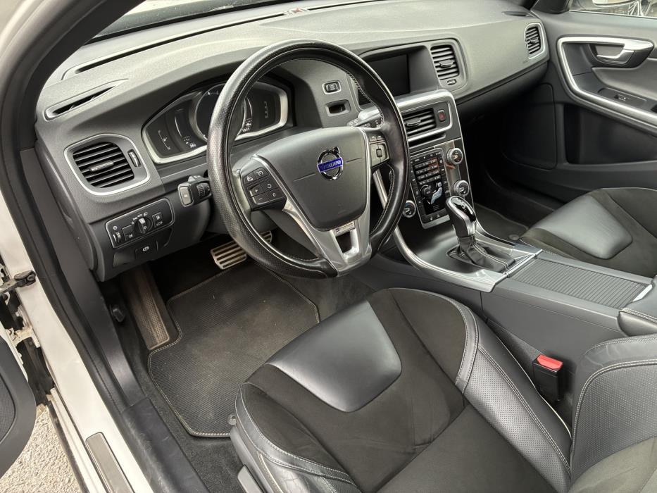 VOLVO V60 2017