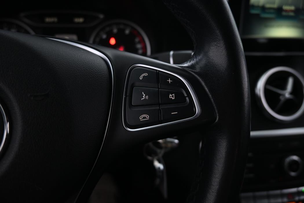 MERCEDES-BENZ A 2018