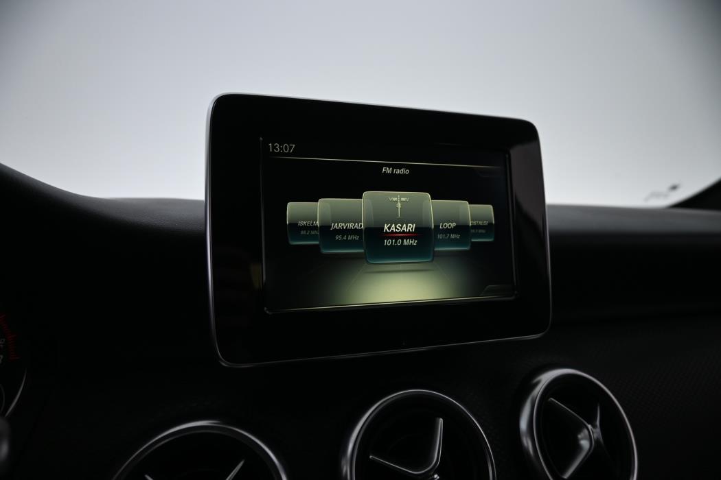 MERCEDES-BENZ A 2018