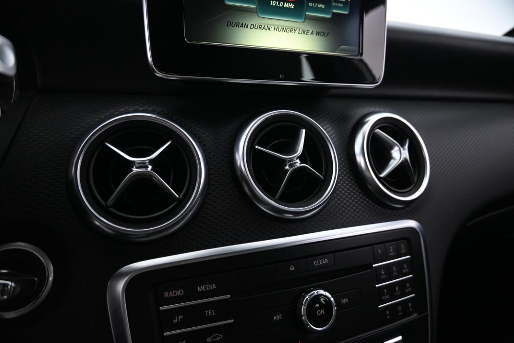 MERCEDES-BENZ A 2018