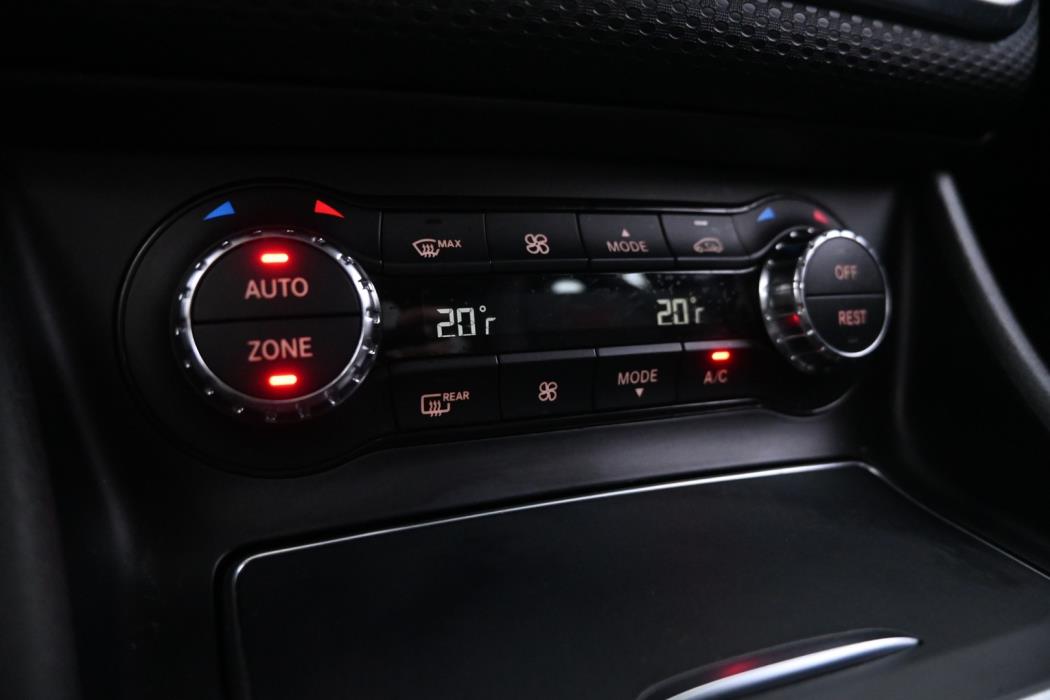 MERCEDES-BENZ A 2018