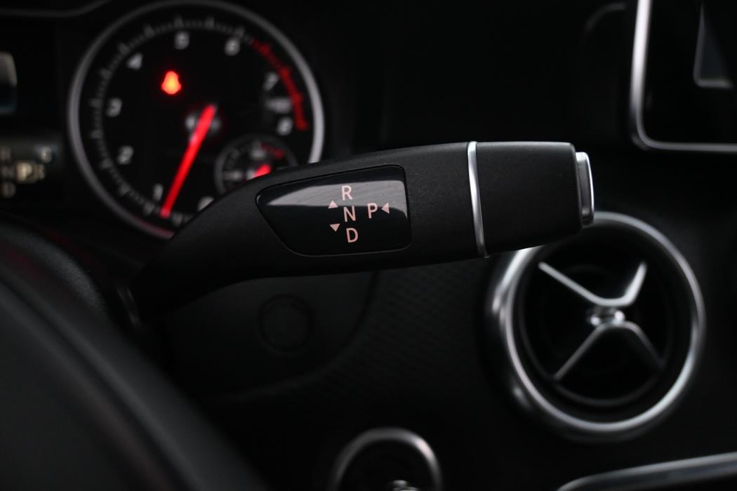 MERCEDES-BENZ A 2018
