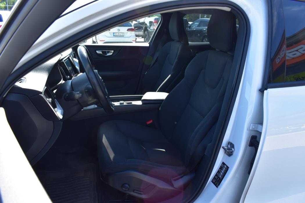VOLVO V60 2020