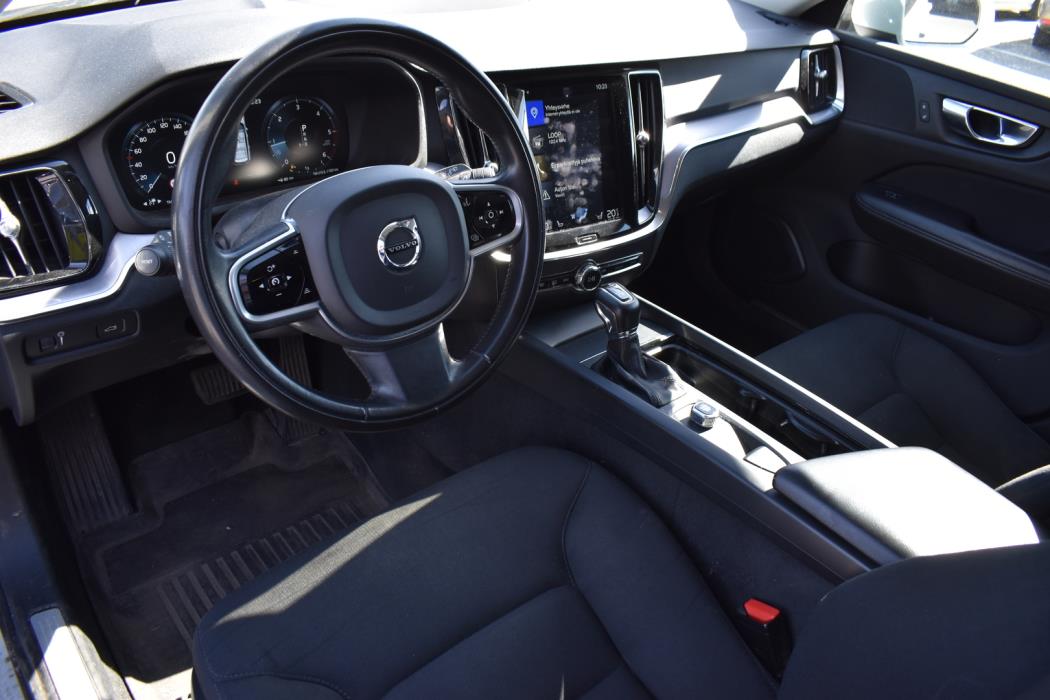 VOLVO V60 2020
