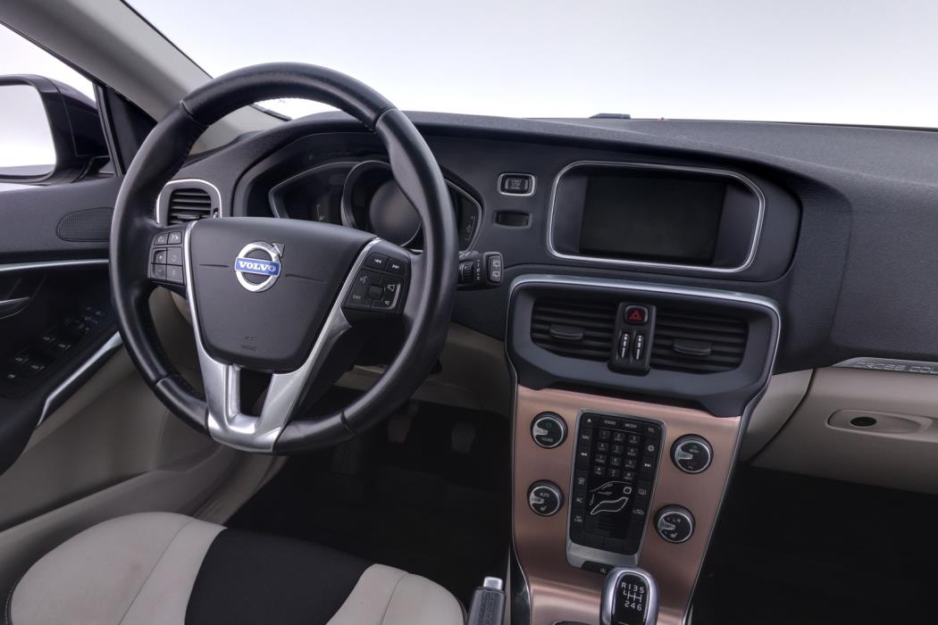 VOLVO V40 Cross Country 2014