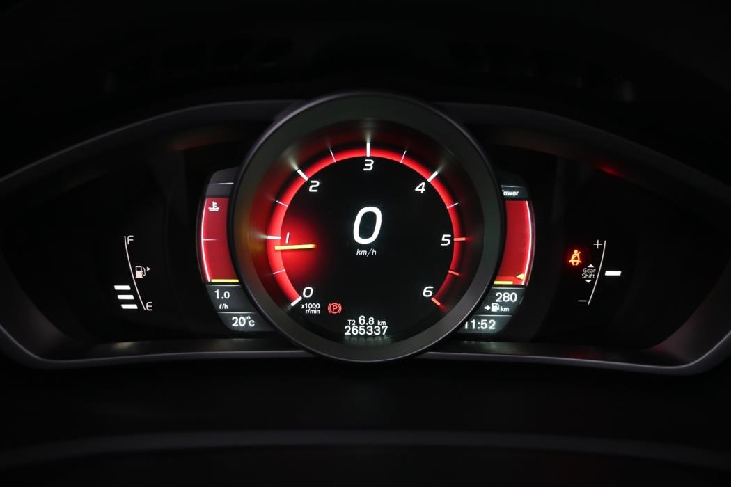VOLVO V40 Cross Country 2014