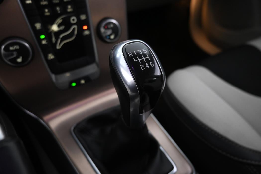 VOLVO V40 Cross Country 2014