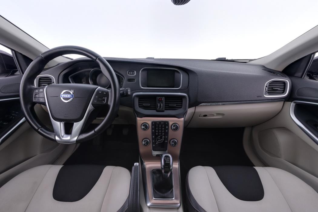 VOLVO V40 Cross Country 2014