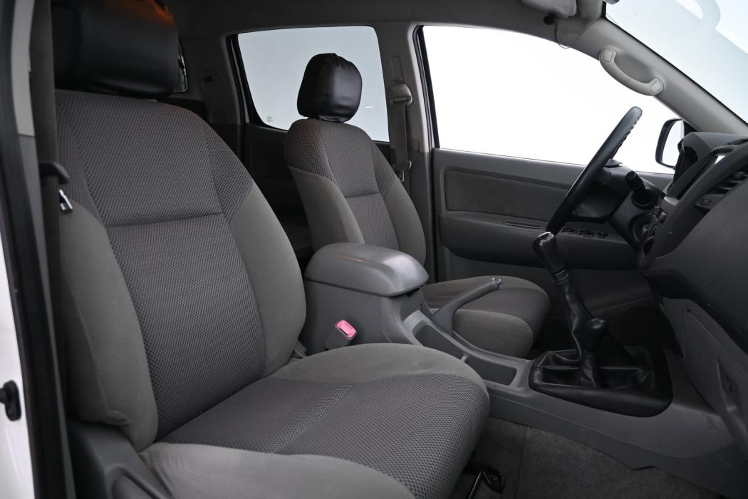TOYOTA Hilux 2011