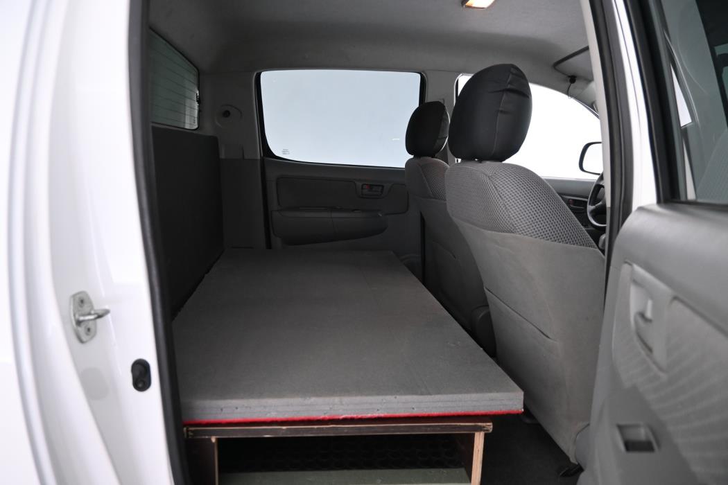 TOYOTA Hilux 2011