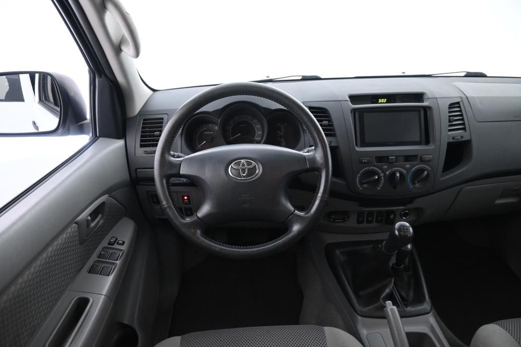 TOYOTA Hilux 2011