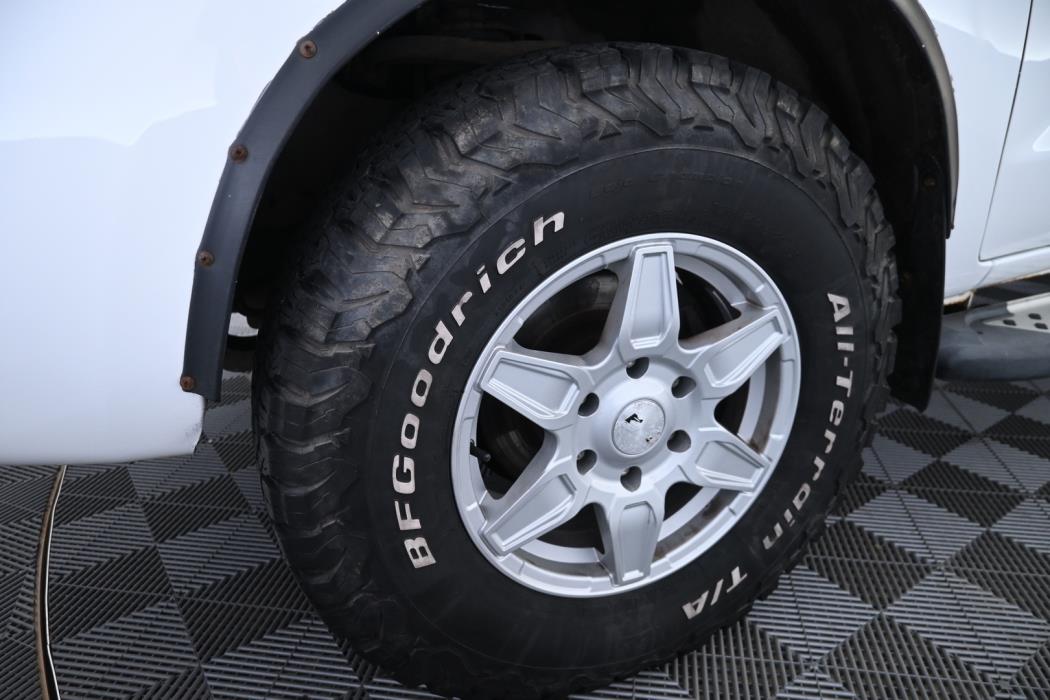 TOYOTA Hilux 2011