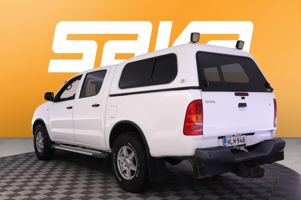 TOYOTA Hilux 2011