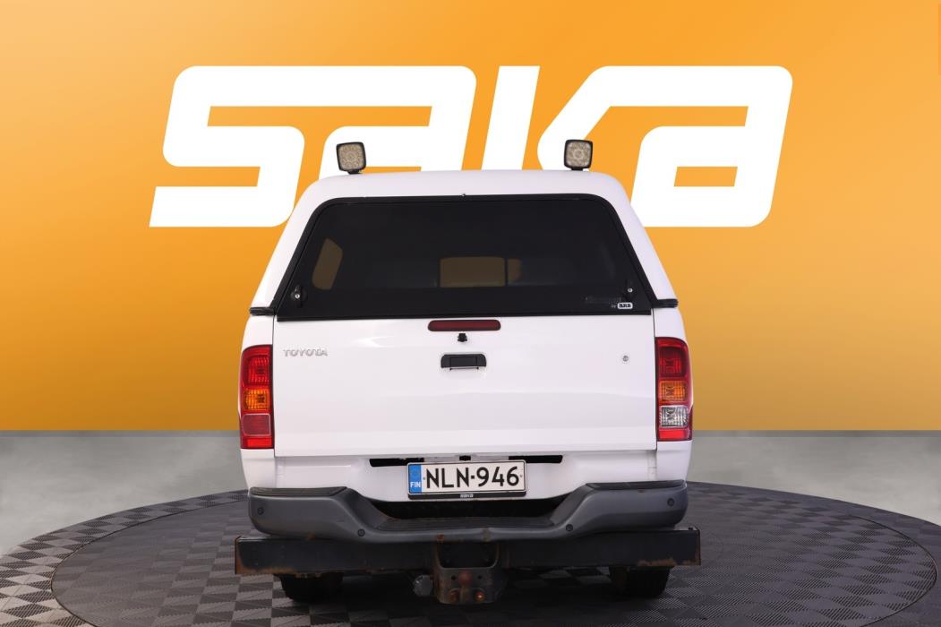 TOYOTA Hilux 2011