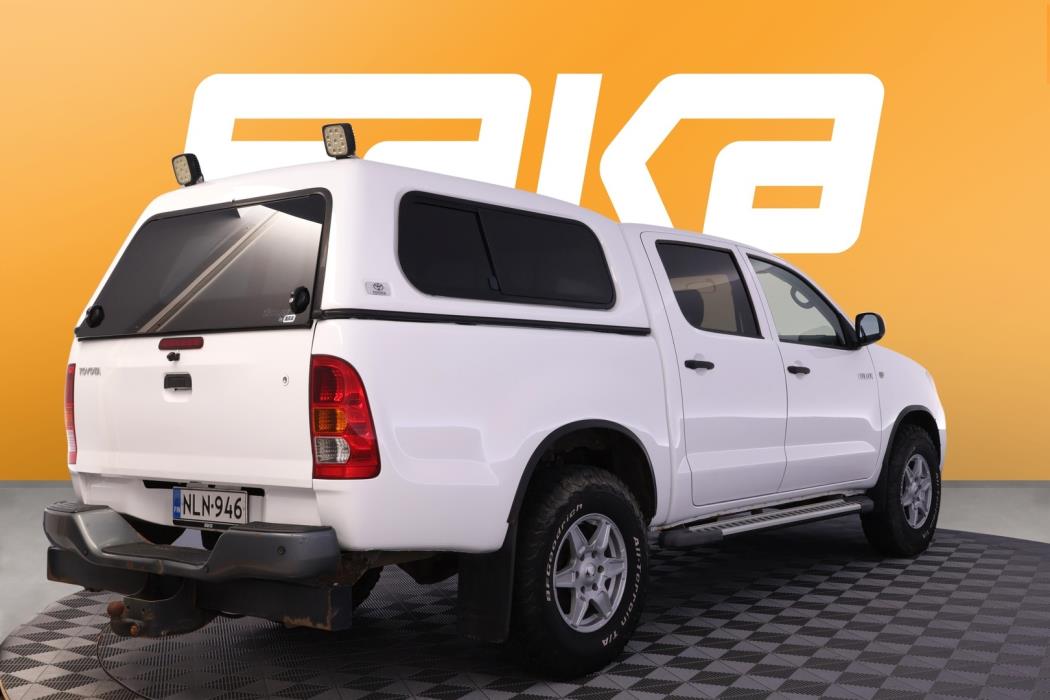 TOYOTA Hilux 2011