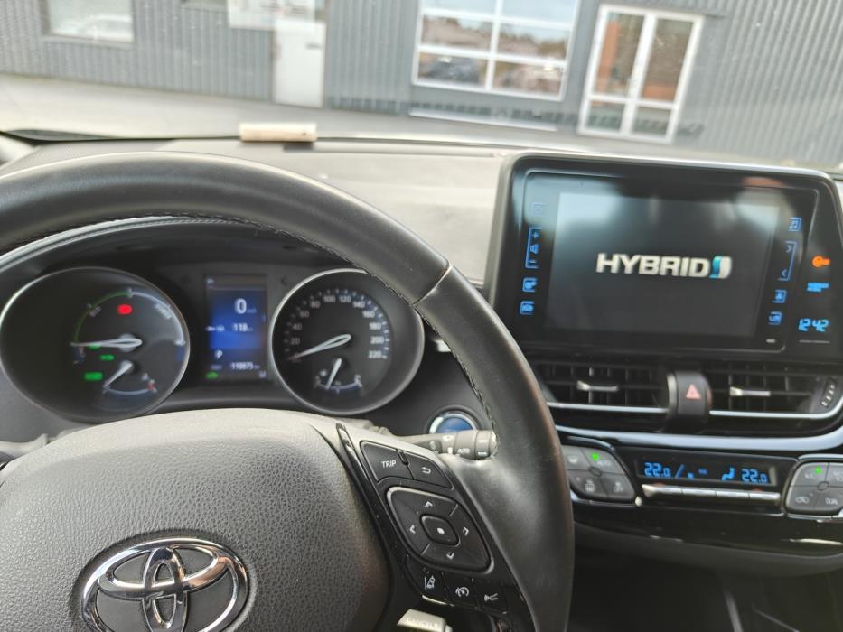 TOYOTA C-HR 2019