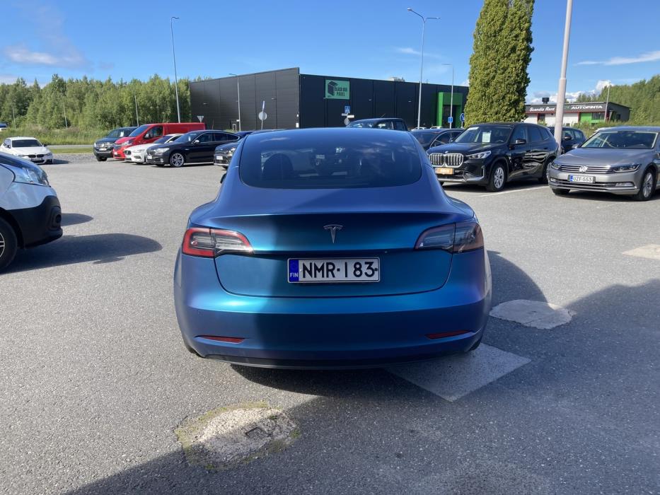 TESLA Model 3 2022