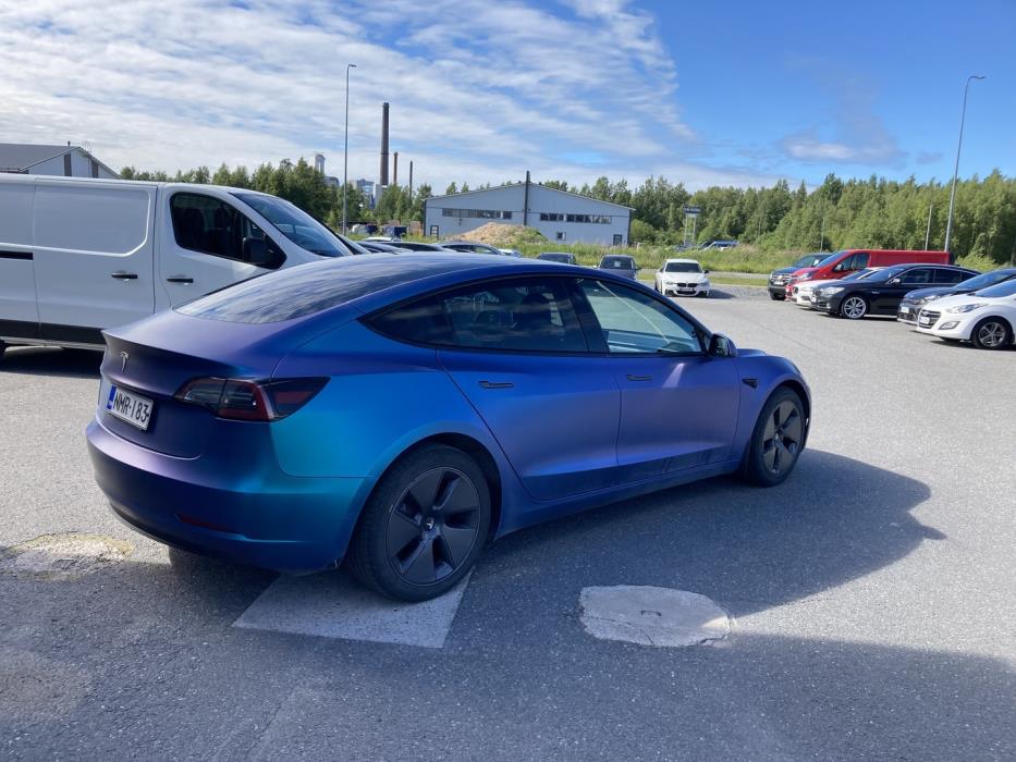 TESLA Model 3 2022