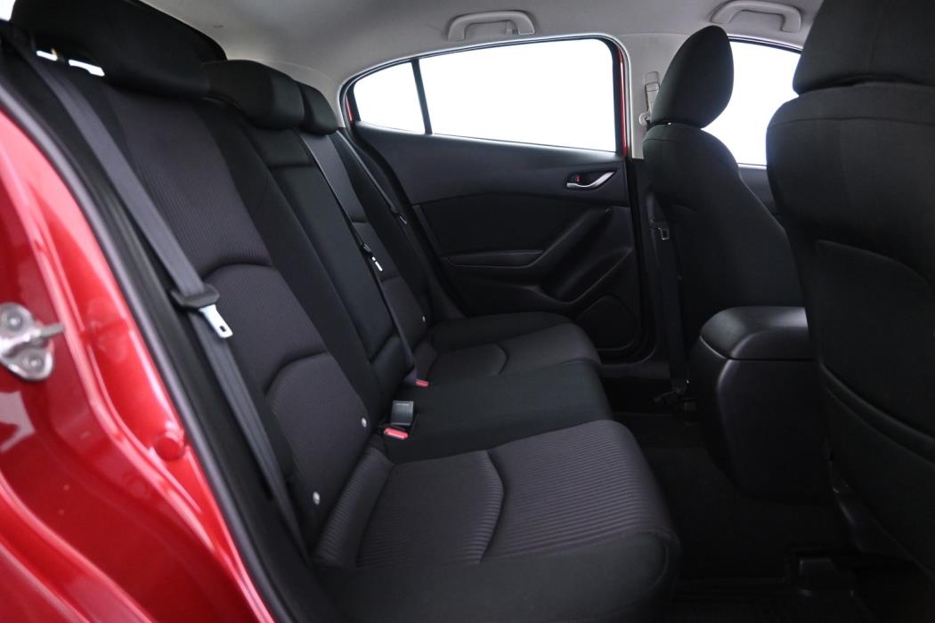 MAZDA 3 2015
