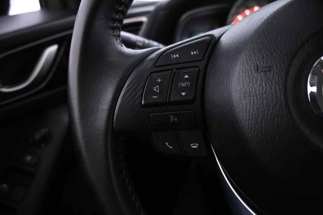MAZDA 3 2015