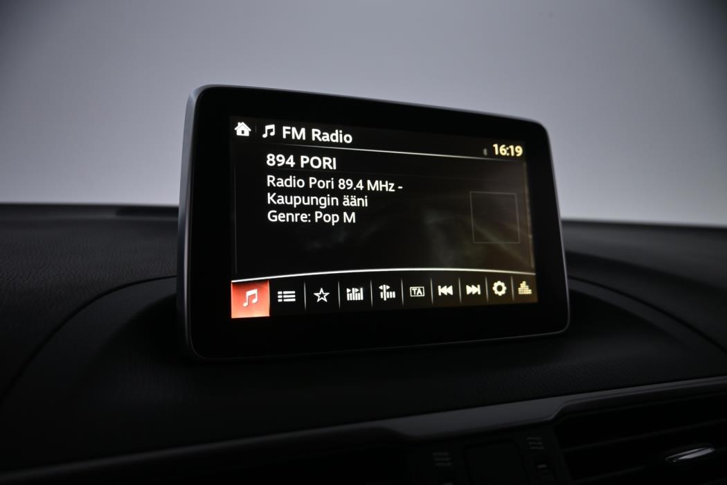 MAZDA 3 2015