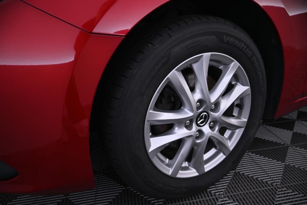 MAZDA 3 2015
