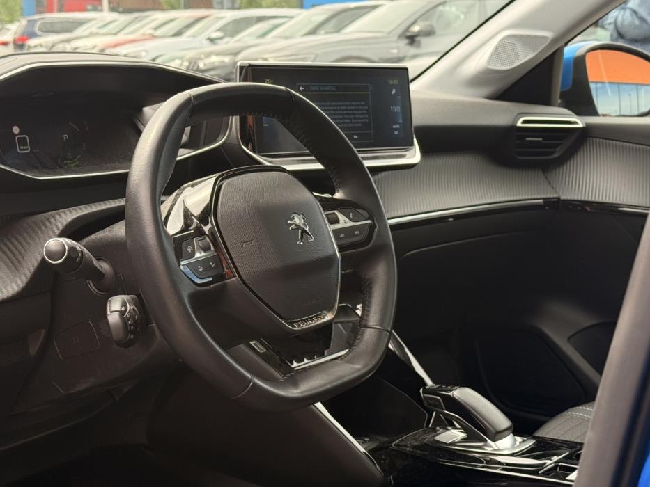 PEUGEOT e-208 2020