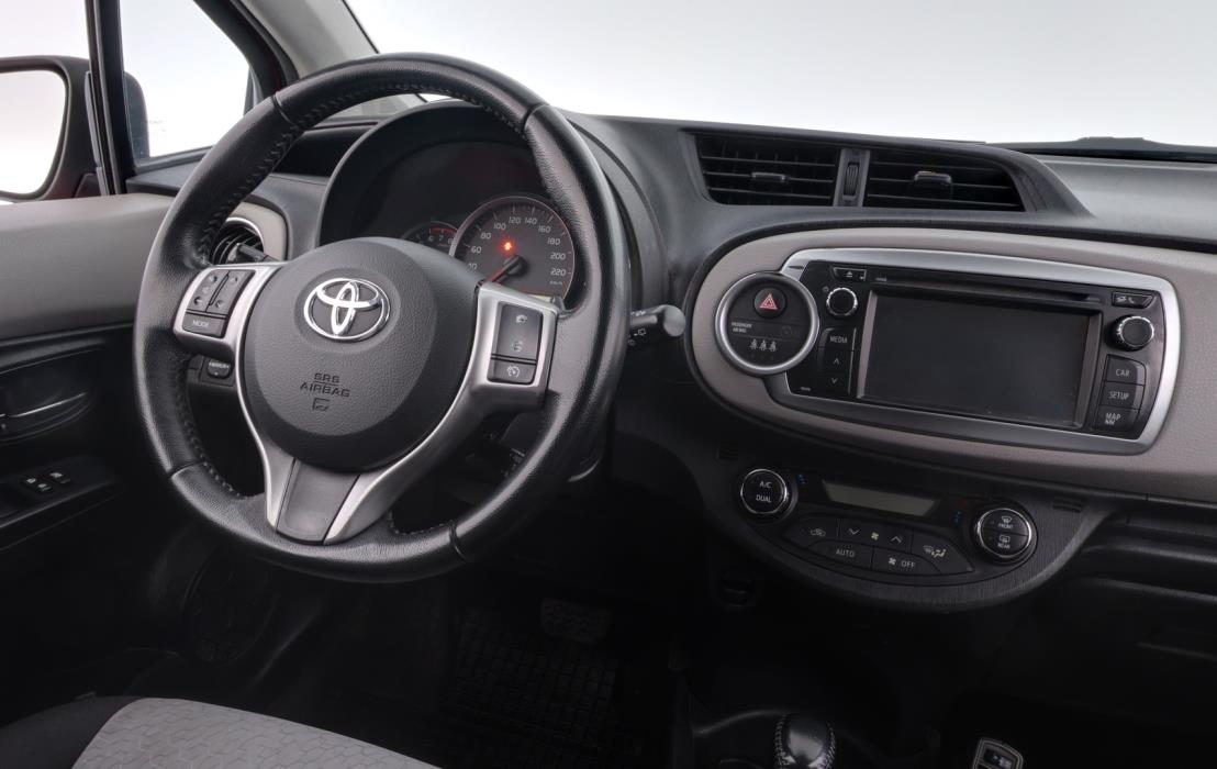 TOYOTA Yaris 2012