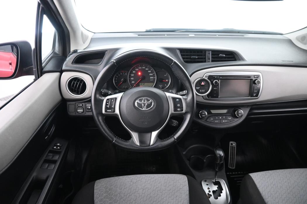 TOYOTA Yaris 2012