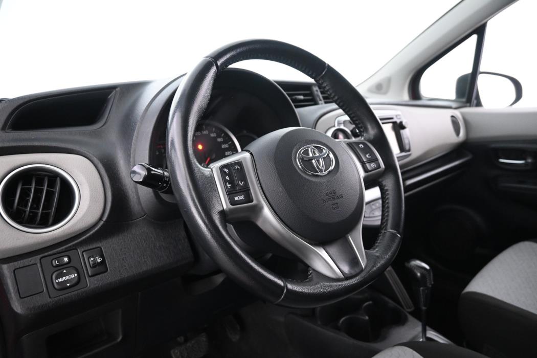 TOYOTA Yaris 2012