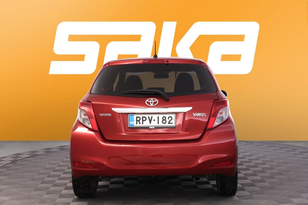 TOYOTA Yaris 2012
