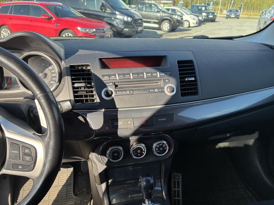 MITSUBISHI Lancer 2011