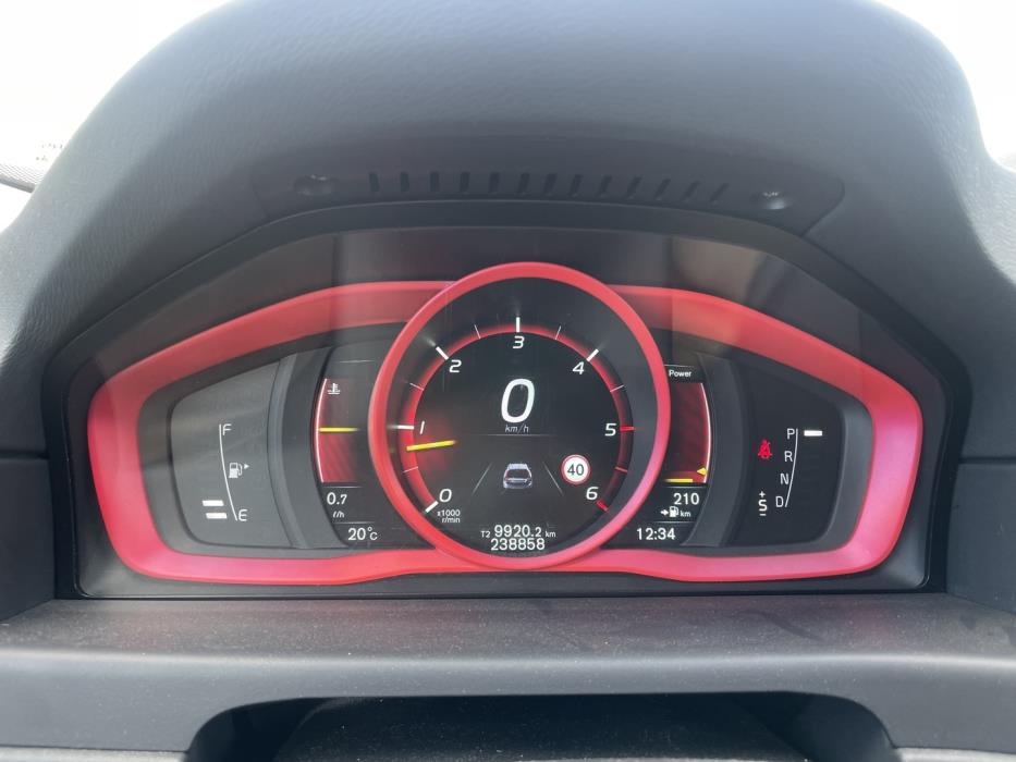 VOLVO V70 2014