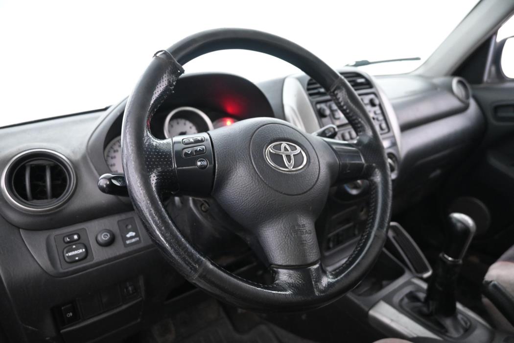 TOYOTA RAV4 2005